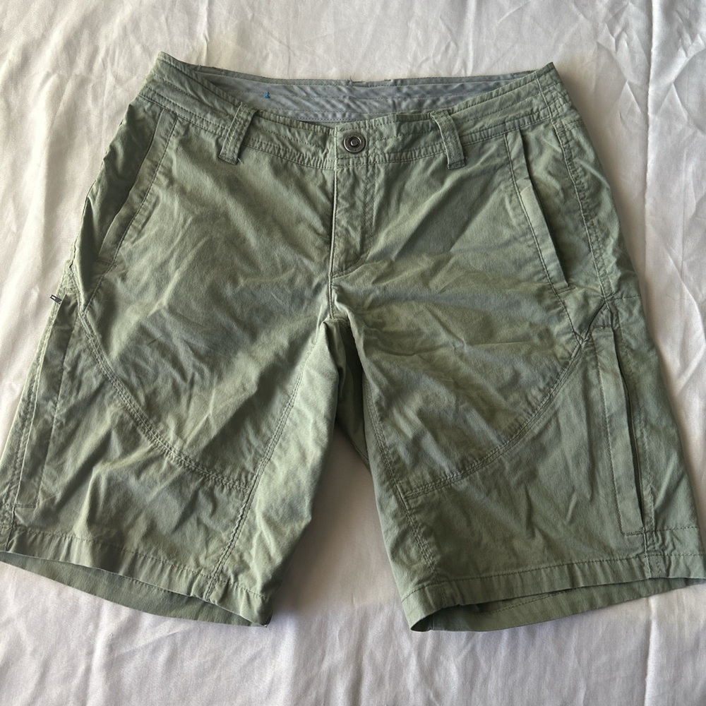 Green cargo unisex shorts